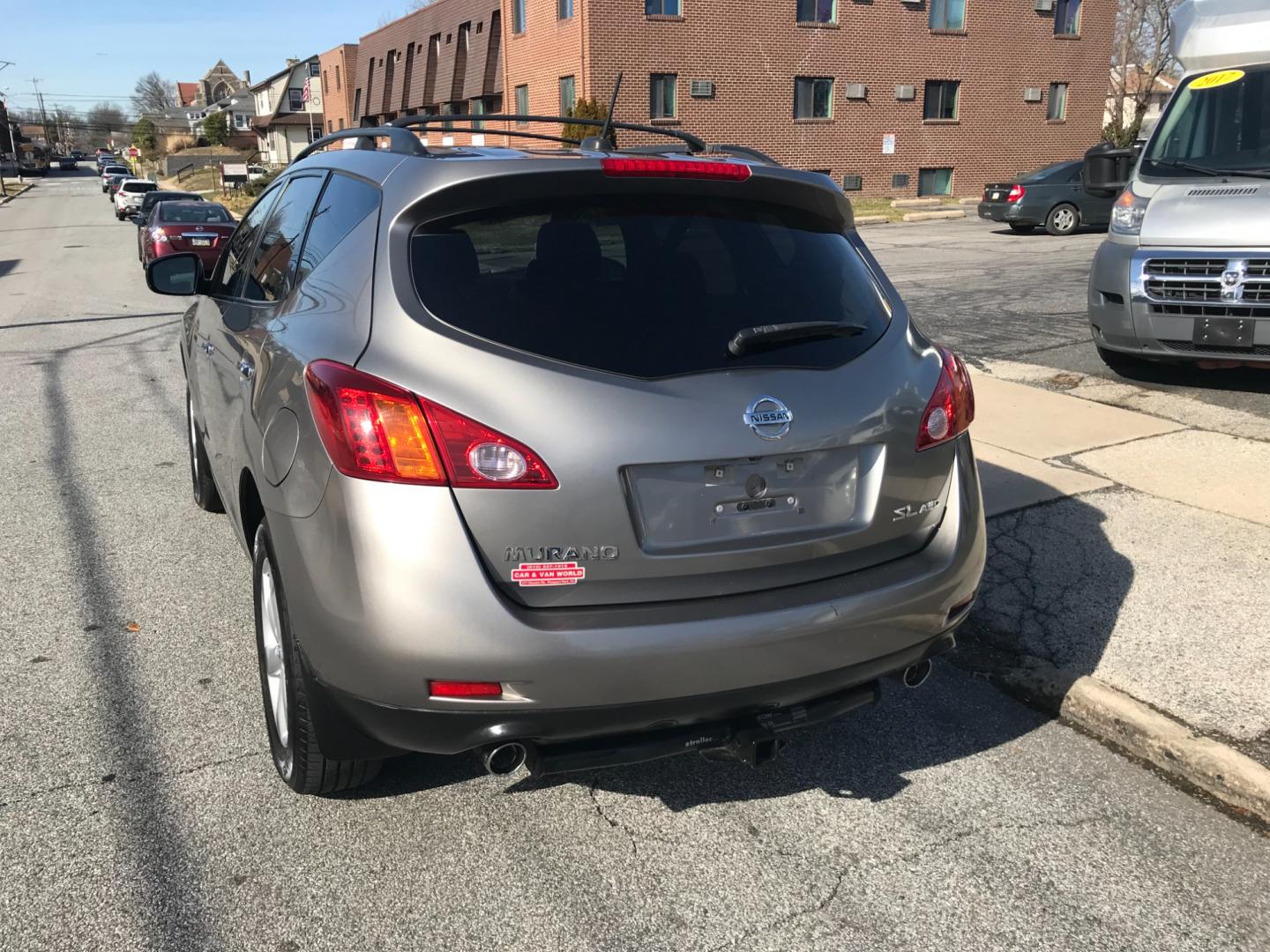 2010 Gray /Gray Nissan Murano SL (JN8AZ1MW6AW) with an 3.5 V6 engine, Automatic transmission, located at 577 Chester Pike, Prospect Park, PA, 19076, (610) 237-1015, 39.886154, -75.302338 - Photo#5